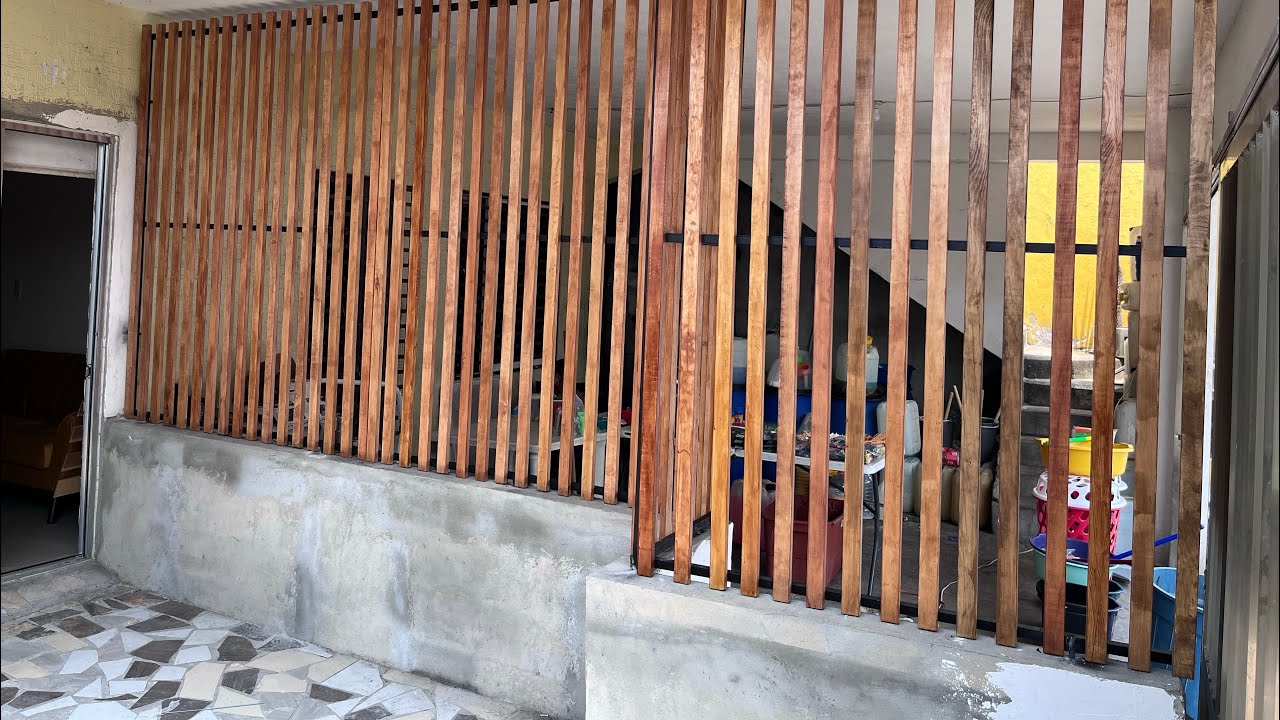 Colocación de alambrín resistente para cercos exteriores y seguridad